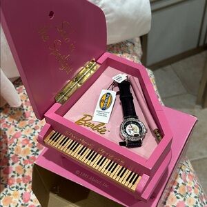 1995 Fossile Barbie Watch in Pink Piano Box